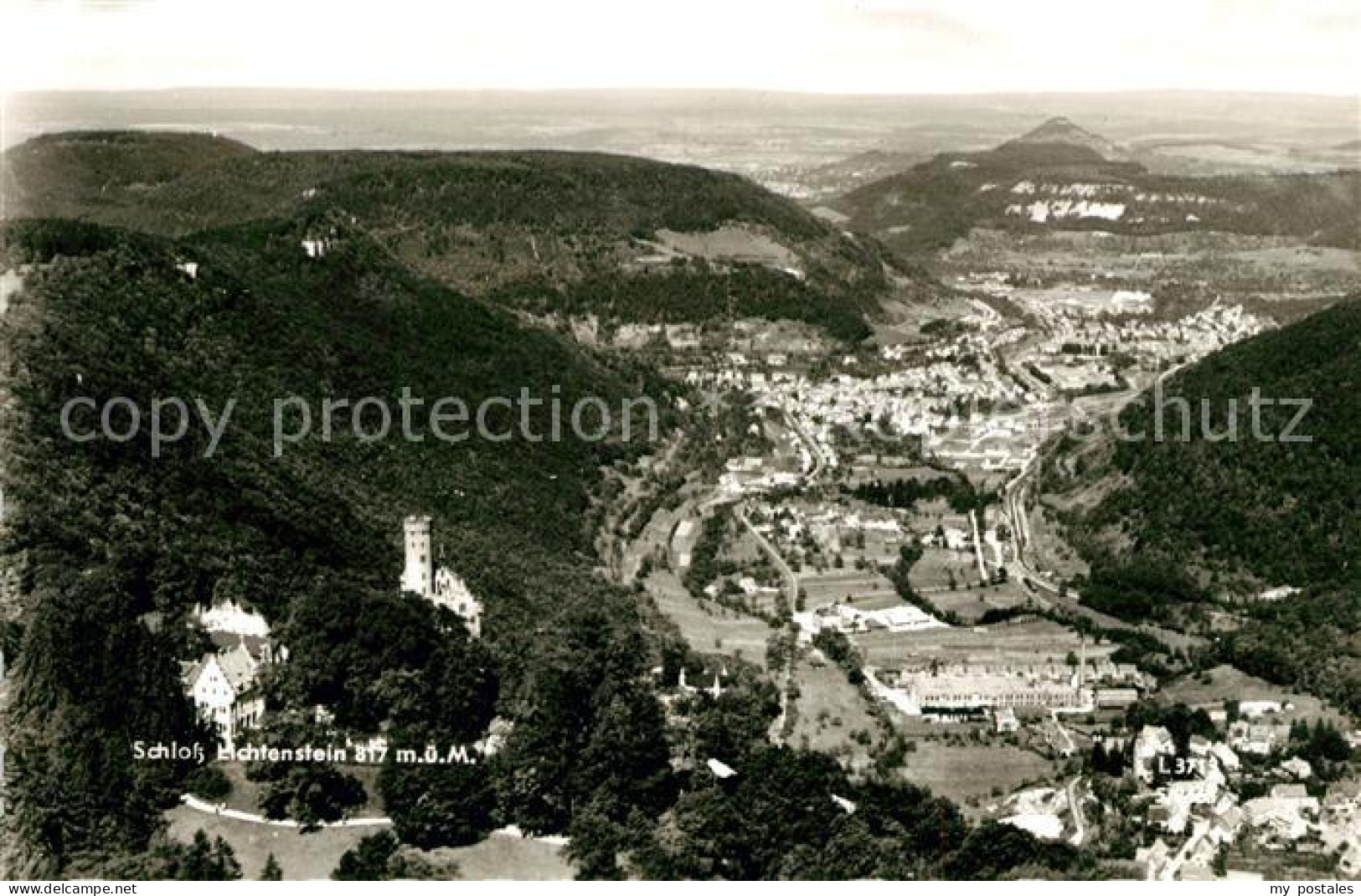 Lichtenstein Wuerttemberg Schloss Lichtenstein Fliegeraufnahme