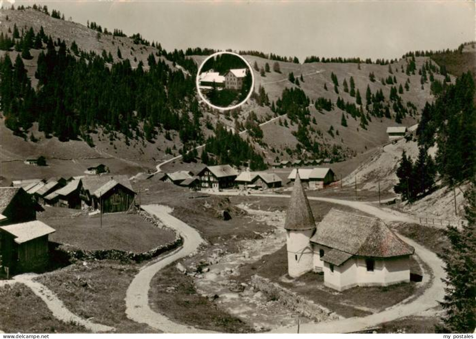 Liechtenstein Fuerstentum Kirchlein Steg mit Restaurant Steg und Suecca