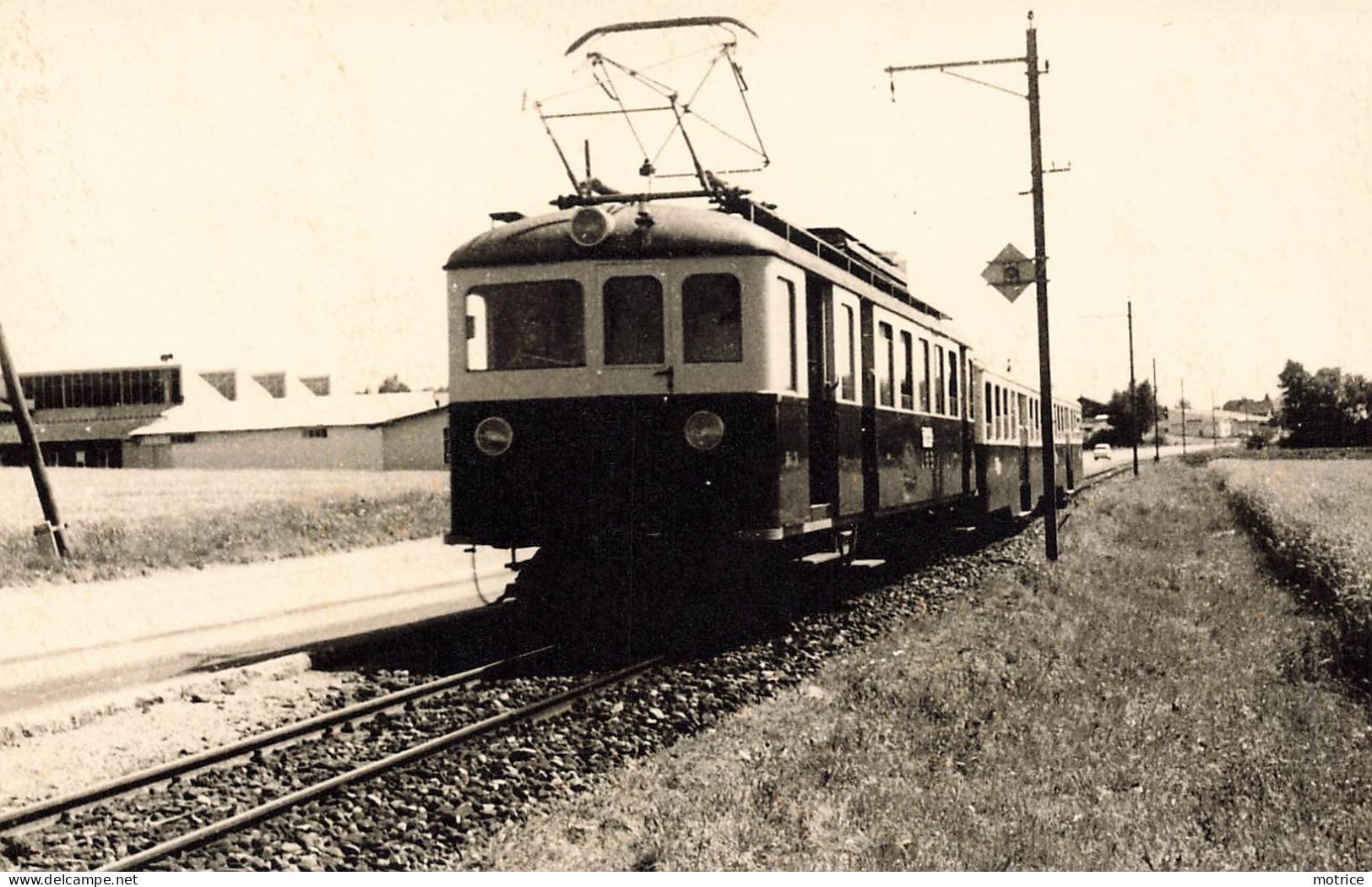 LIGNE DE CHEMIN DE FER Lausanne- Echallens - Bercher, BDe 4/4 24 , photo en 1964 format carte ancienne.