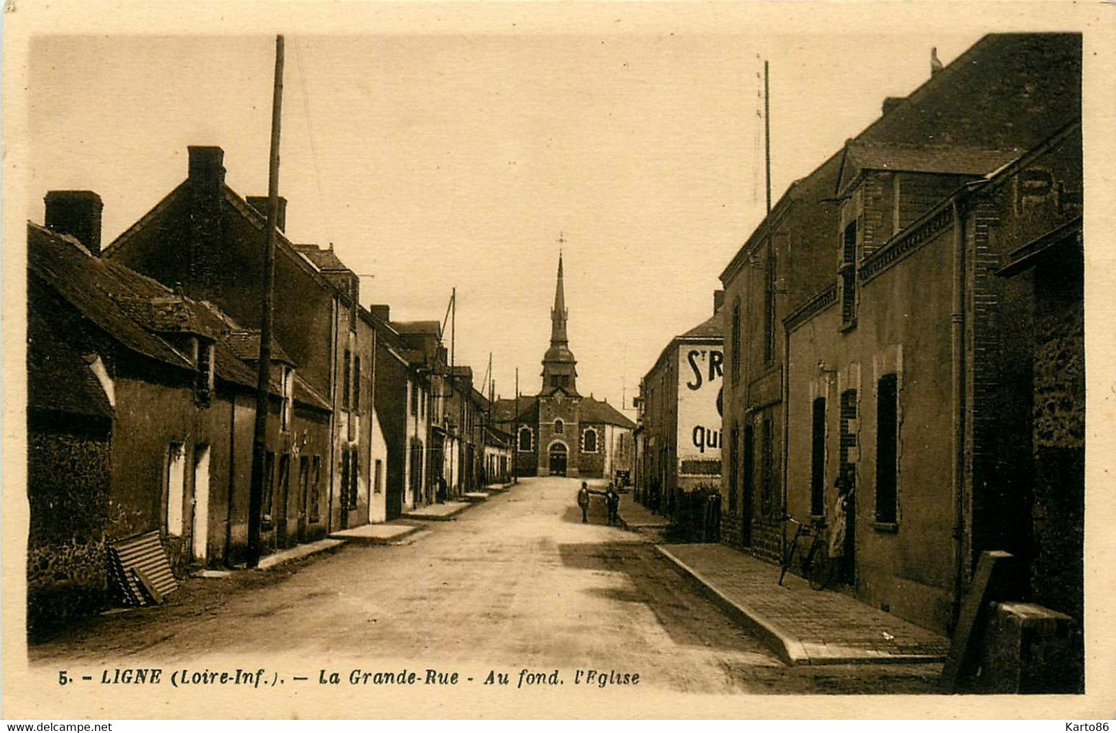 ligné * la grande rue et vue sur l'église