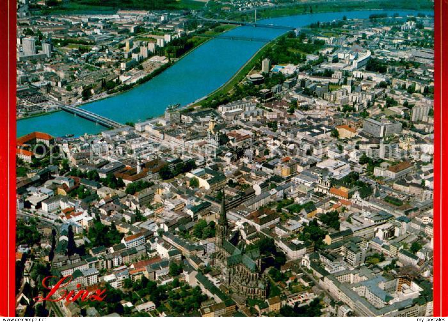 Linz Donau Fliegeraufnahme Zentrum mit Mariendom Urfahr