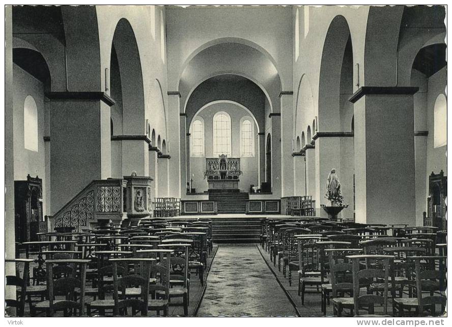 Lobbes  : intérieur de l'église    (  grand  format )
