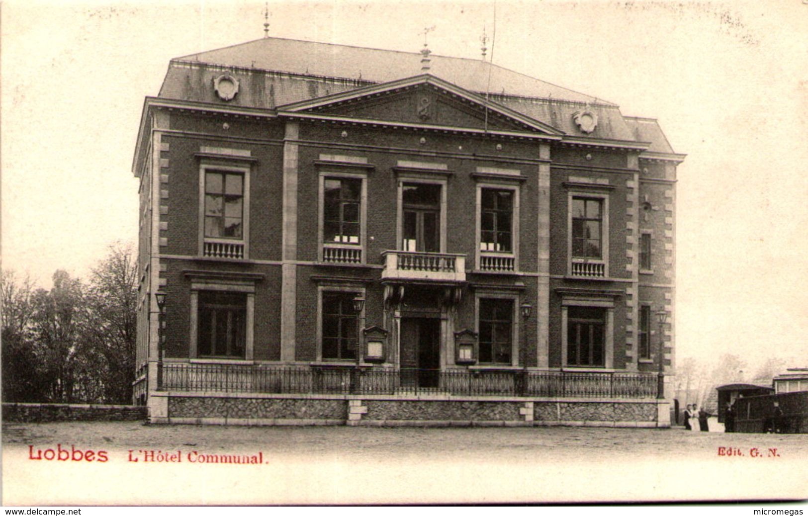 LOBBES - L'Hôtel Communal