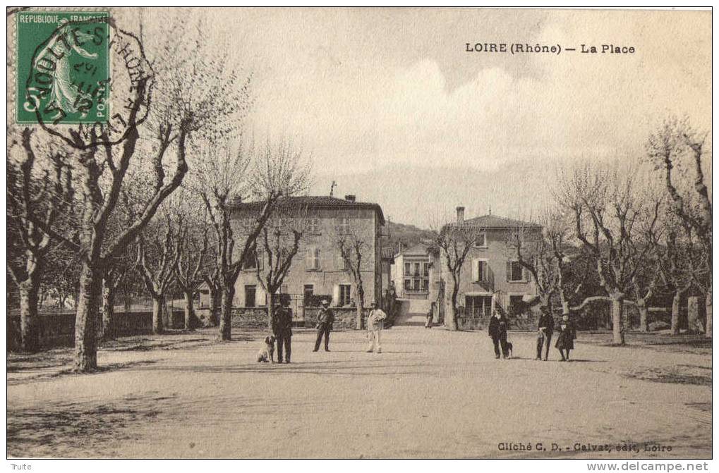 LOIRE SUR RHONE LA PLACE ANIMEE