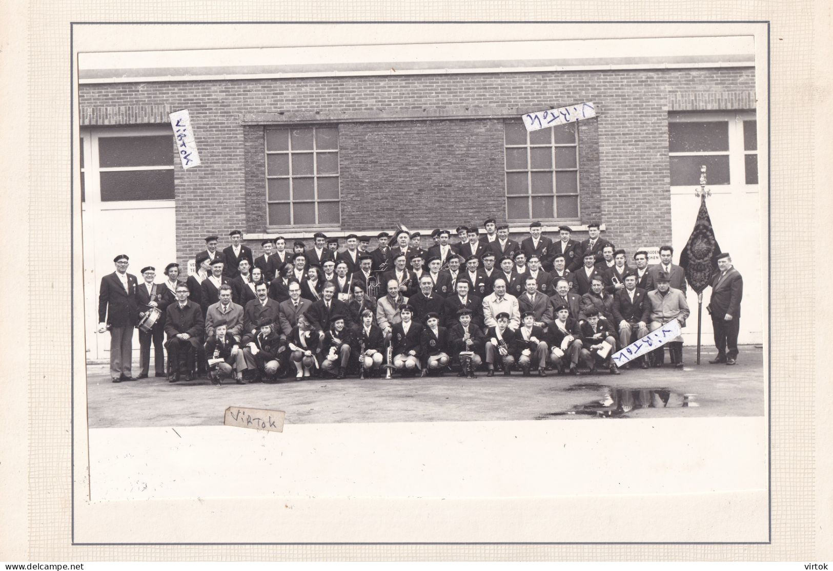 LOKEREN  : foto  FANFARE   (   24  x 17 cm  )