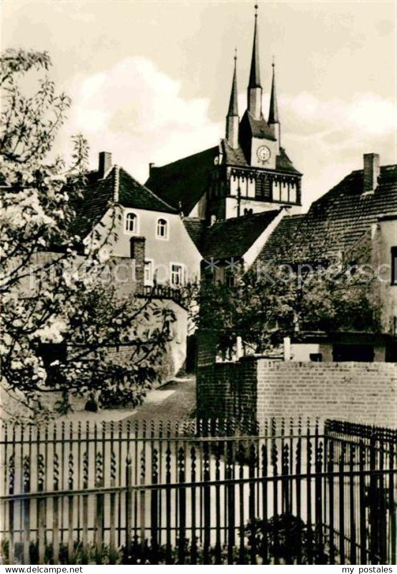 Lommatzsch Ortspartie an der Kirche