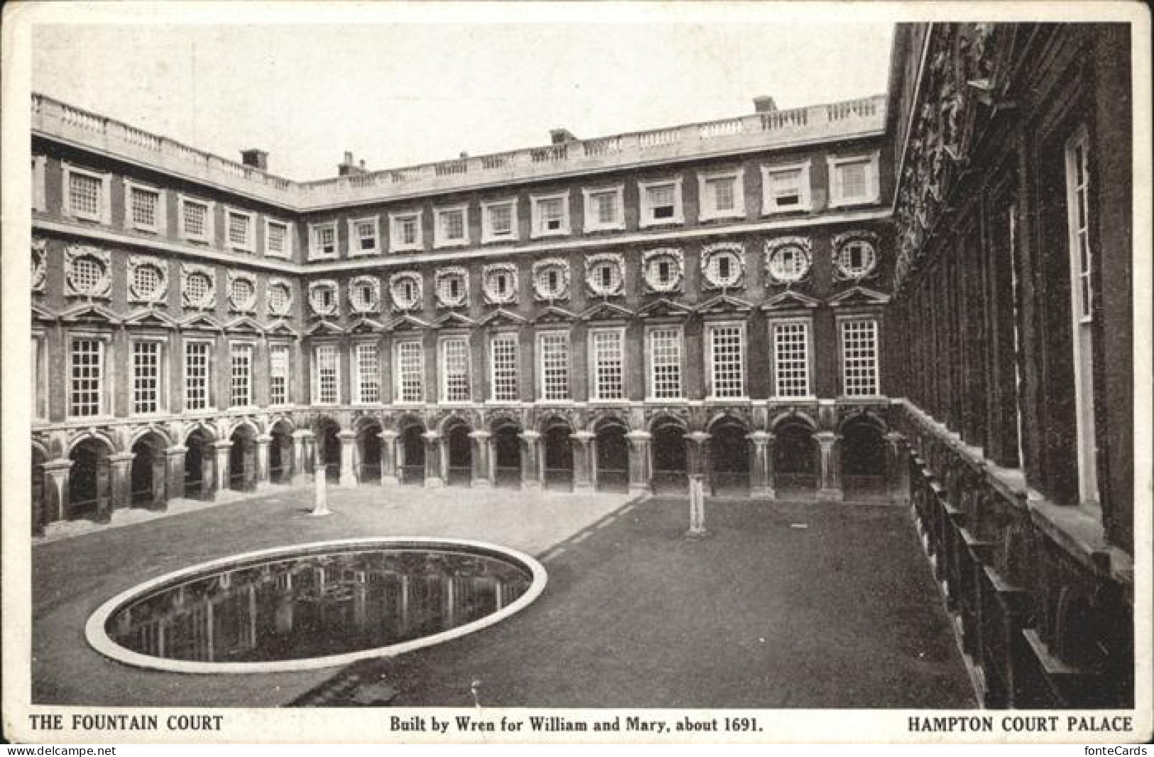 London Fountain Court
Hampton Court Palace