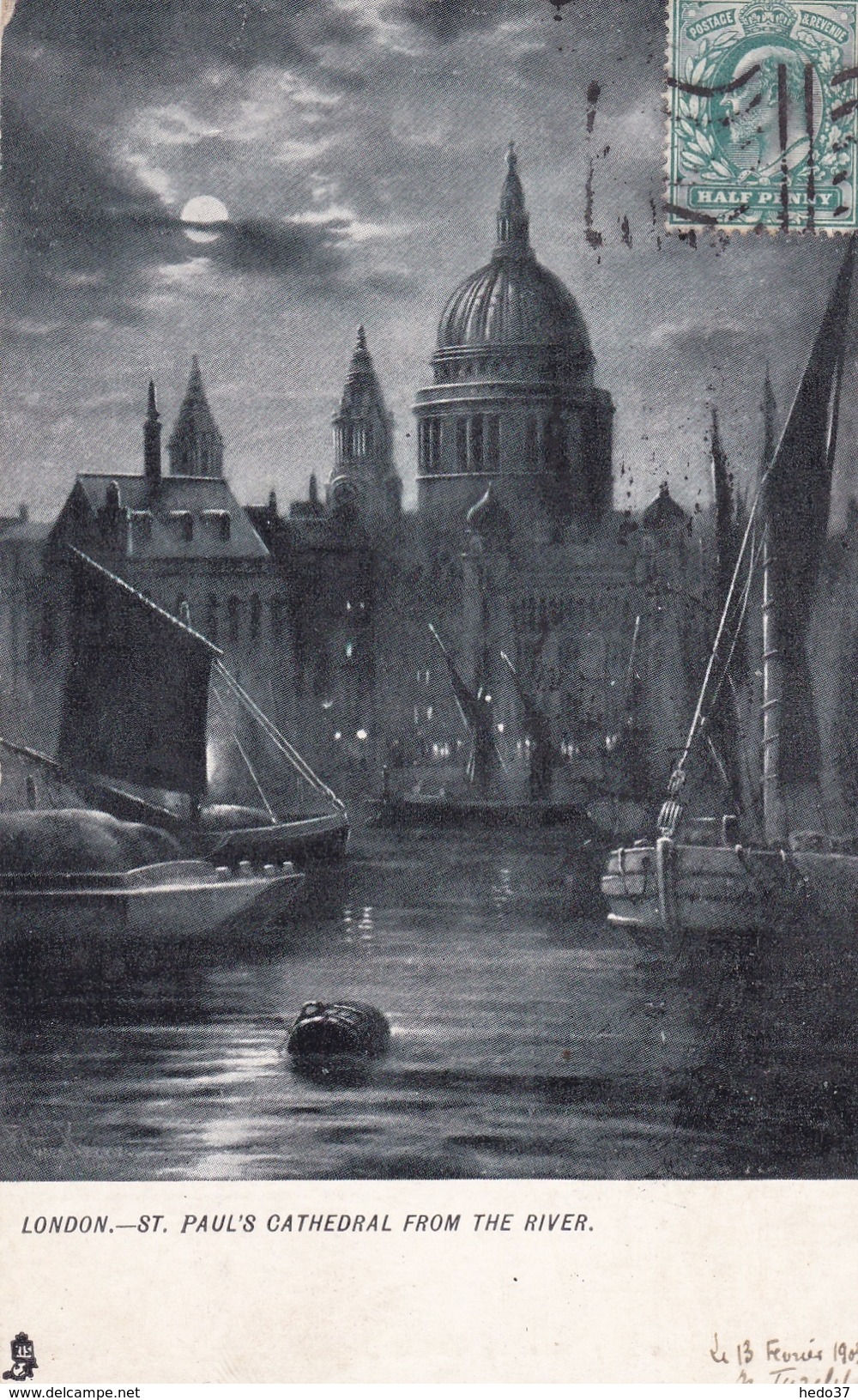 London - St Paul's Cathédral from the river