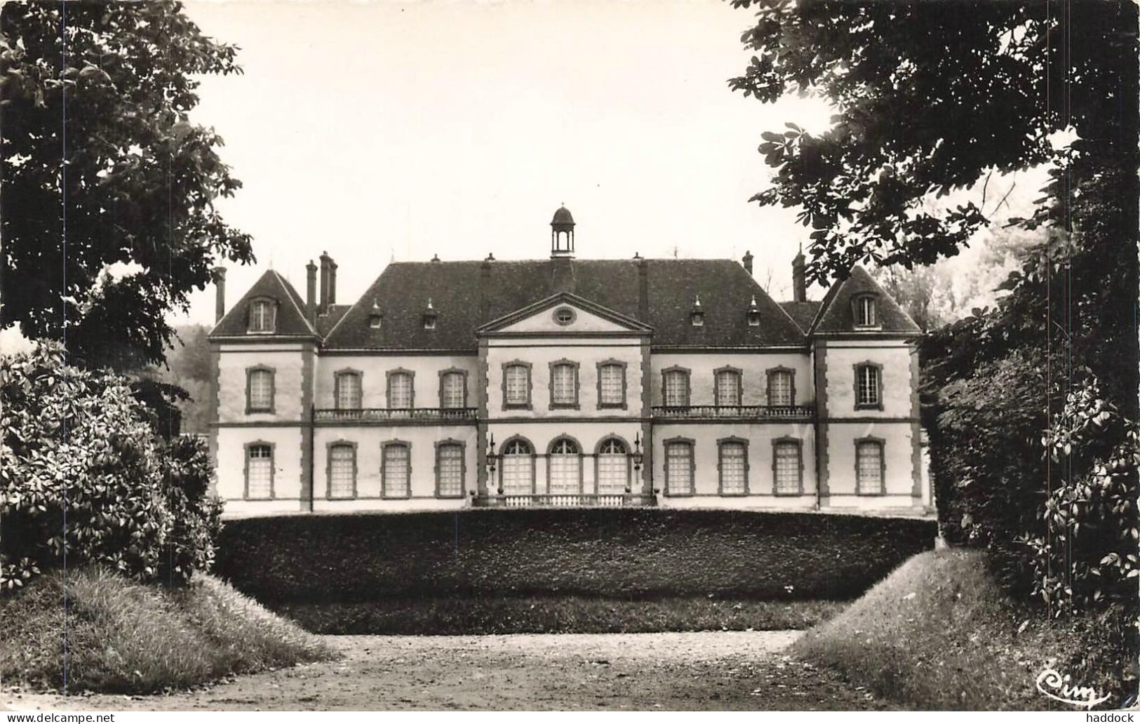 LONGNY AU PERCHE : LE CHATEAU