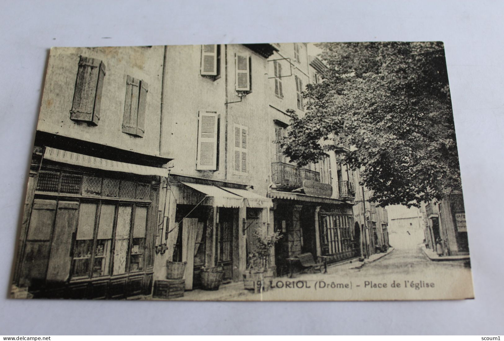 loriol - place de l'église