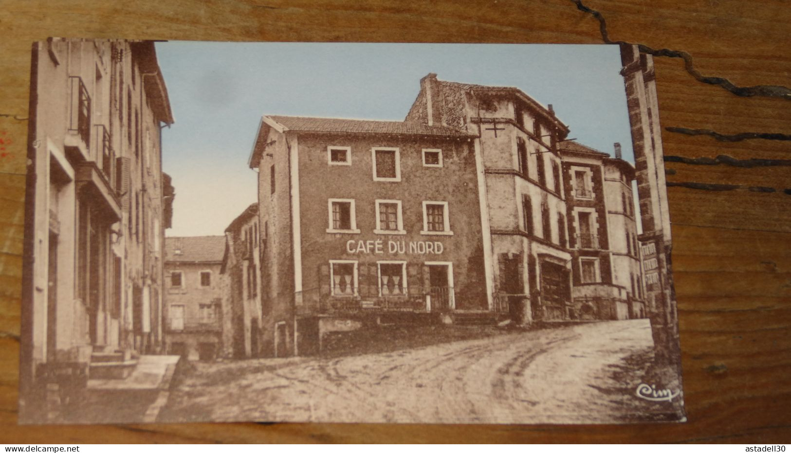 LOUDES, Borue, place de la mairie  .............. 24843c