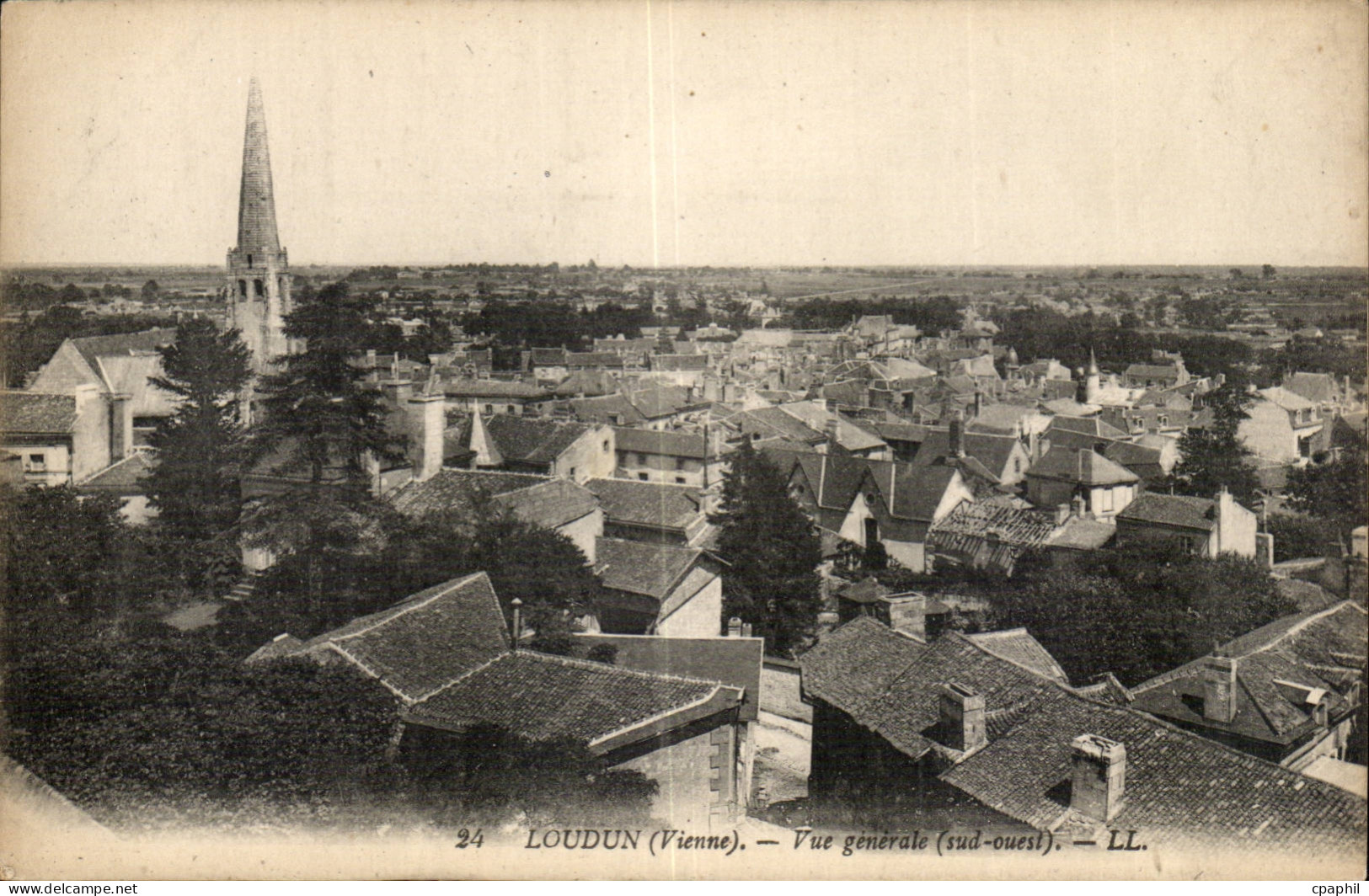 Loudun CPA Vue generale (sud ouest)