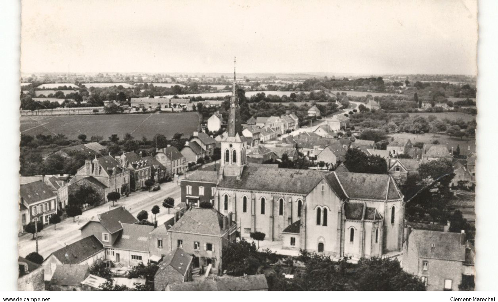 LOUVERNE vue aérienne 10x15 - état