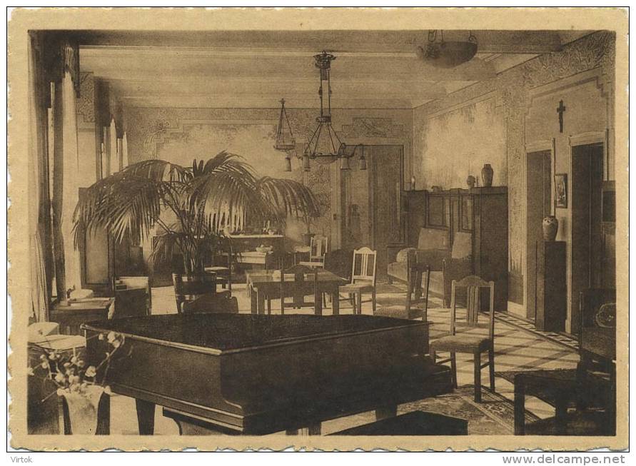 Lovenjoul :  Salve Mater  :   salle de réunion  ( groot formaat )   piano