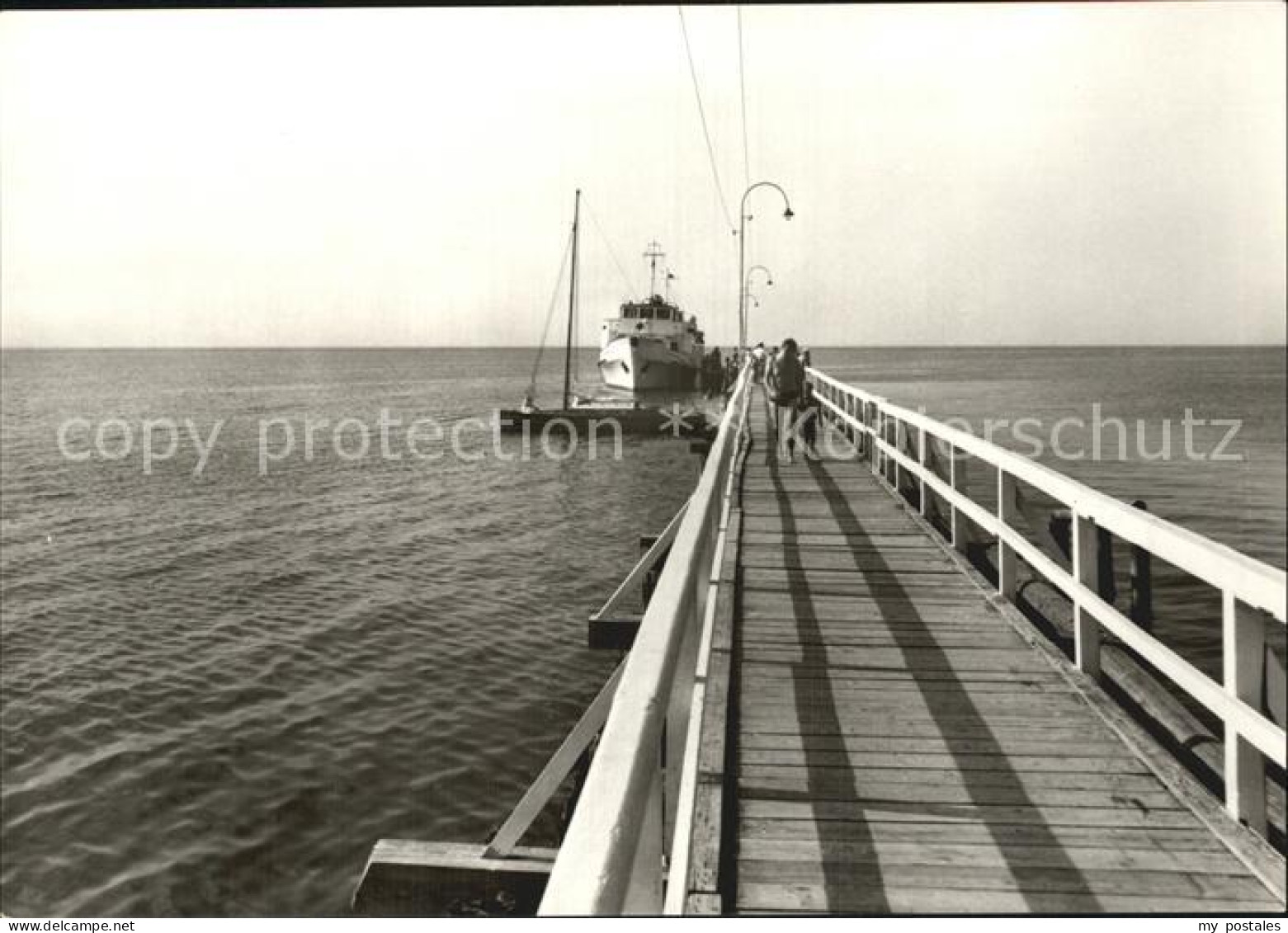 Lubmin Ostseebad Seebruecke Bootsanlegestelle