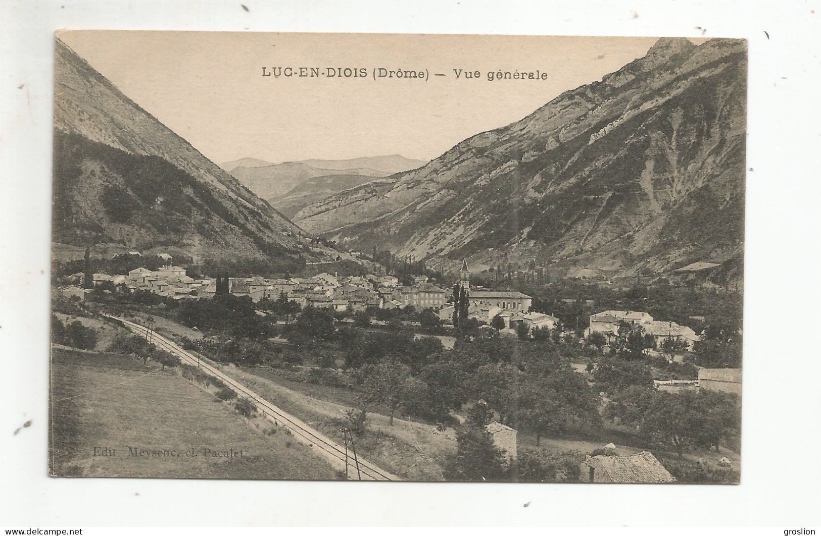 LUC EN DIOIS (DROME) VUE GENERALE  (EGLISE ET HABITATIONS)