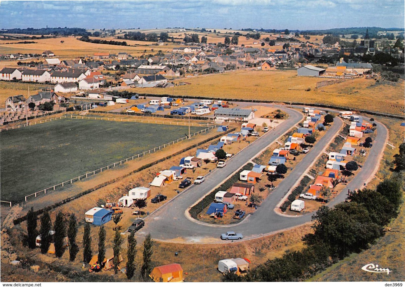 LUCHE-PRINGE - Vue aérienne - Le camping