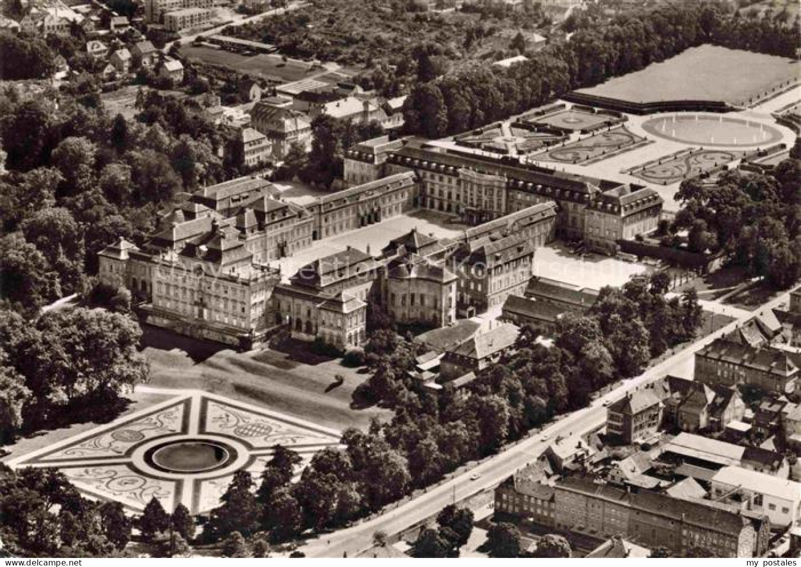 LUDWIGSBURG  BW Schloss Ludwigsburg mit Gartenschau Bluehendes Barock Fliegerauf