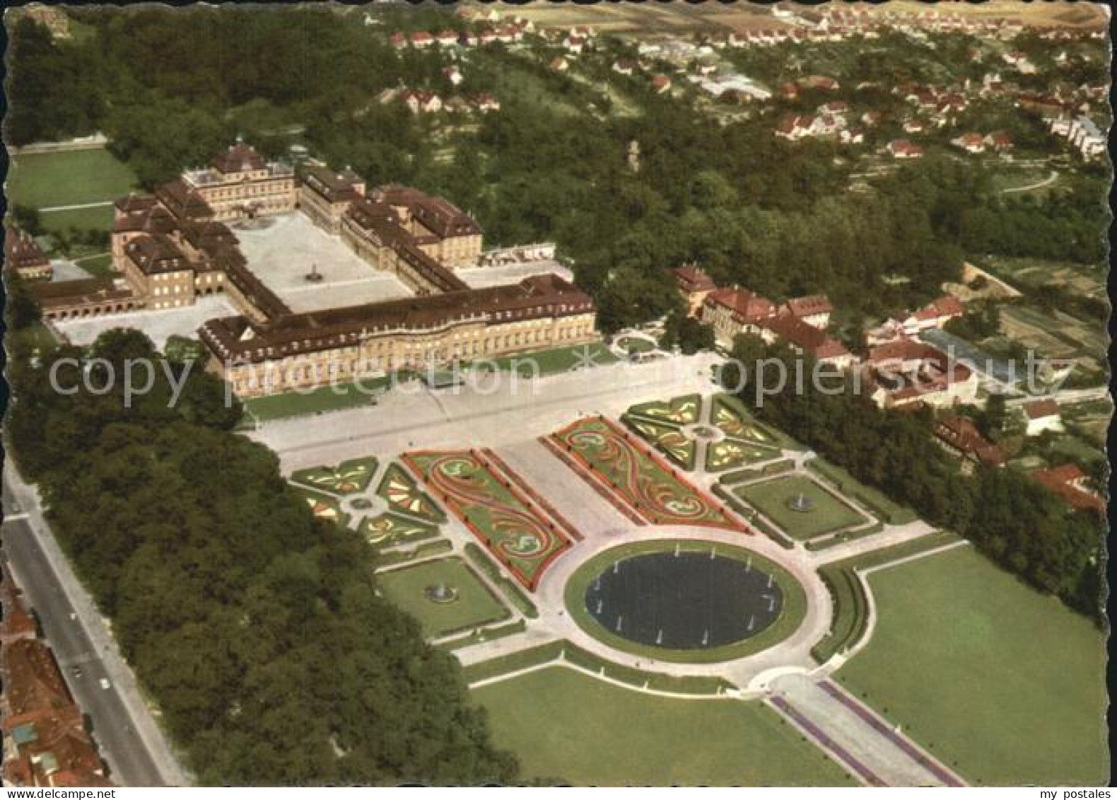 Ludwigsburg Wuerttemberg Schloss Ludwigsburg mit Gartenschau Bluehendes Barock F