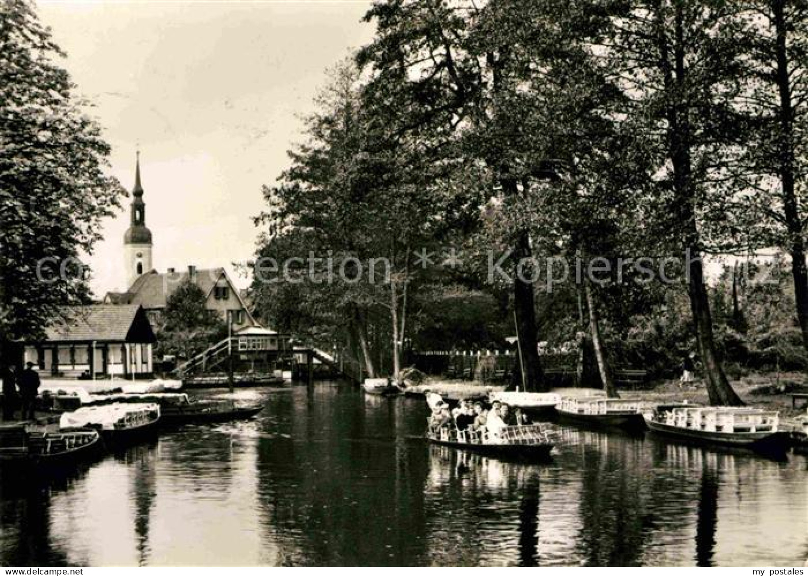 Luebbenau Spreewald Kahnstation Wasserstrasse