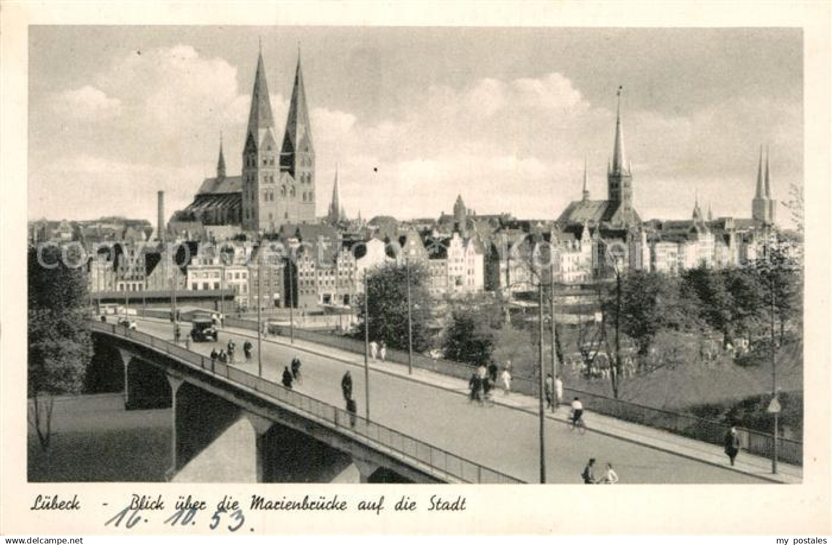 Luebeck Blick ueber die Marienbruecke auf die Stadt