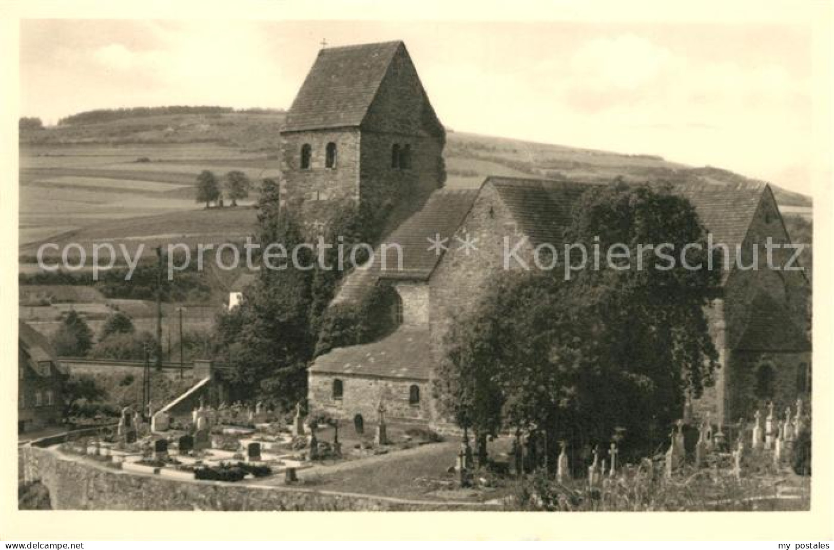 Luedge Westfalen St Kilians Kirche 12. Jhdt. Friedhof