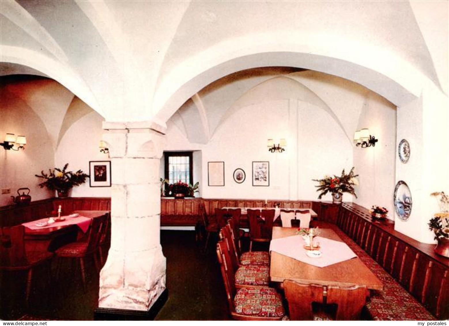 Luedinghausen Coesfeld NRW Burg-Vischering Gaststube Kreuzgewoelbe Restaurant Mi