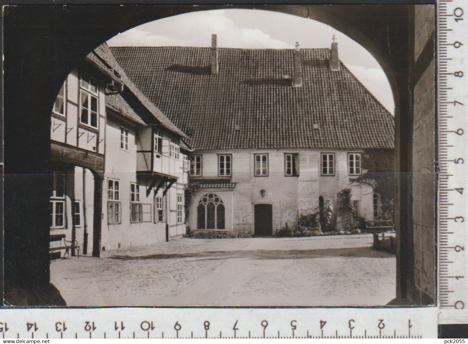 Lüneburg - Kloster Lüne Torhausdurchgang zum Kloster gelaufen 1966 ( AK 3552 )