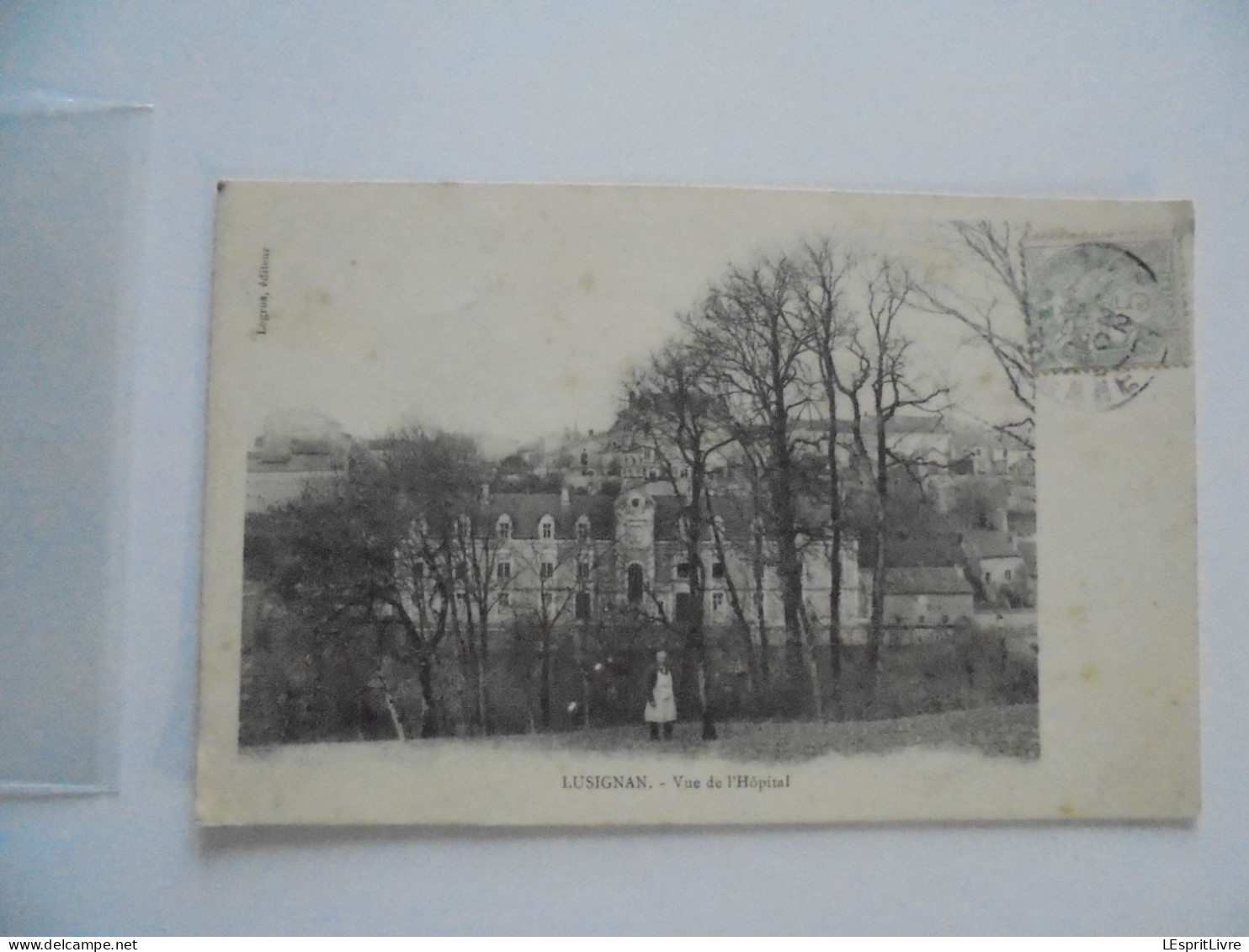LUSIGNAN Vue de l'Hôpital Animée Carte Postale