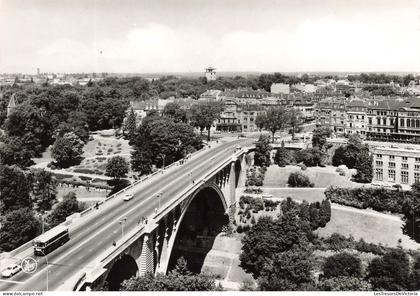 [-5%] LUXEMBOURG - Pont Adolphe et place de Bruxelles - Carte Postale