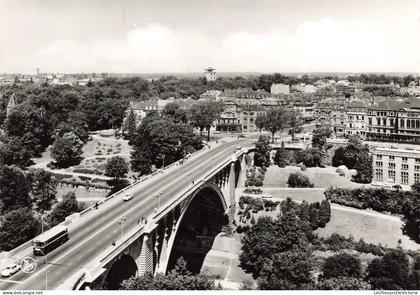 [-5%] LUXEMBOURG - Pont Adolphe et place de Bruxelles - Carte Postale