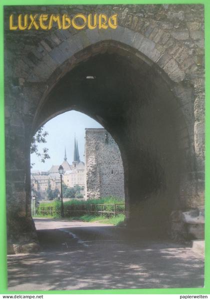 Luxembourg - Tour Jacob avec silhouette de la Cathédrale