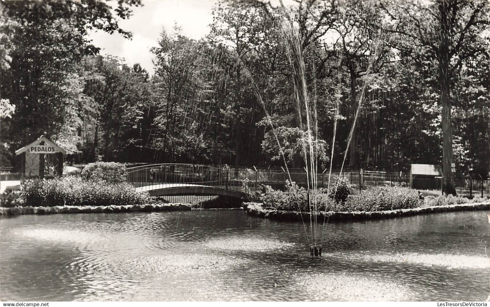 LUXEMBOURG - Bettembourg - Parc Merveilleux - Grand Duche - Fontaine - Springbrunnen - Photo - Nachdruck - Carte postale