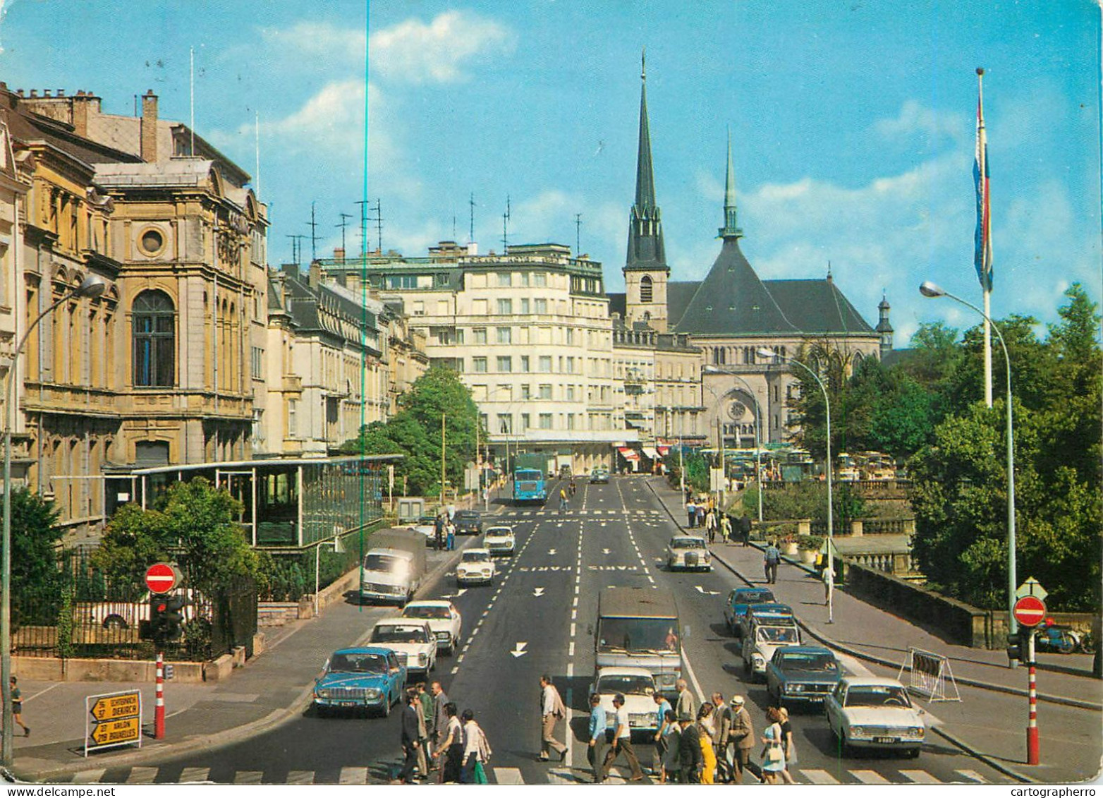 Luxembourg La Cathedrale vue de la Place de Bruxelles