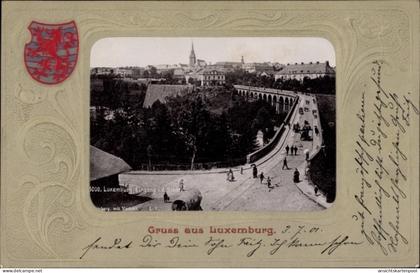 Gaufré Blason Passepartout CPA Luxemburg, Eingang in die Stadt mit Viadukt