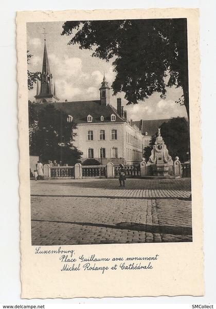 Luxembourg, place Guillaume avec monument Michel Rodange et cathédrale (3597)