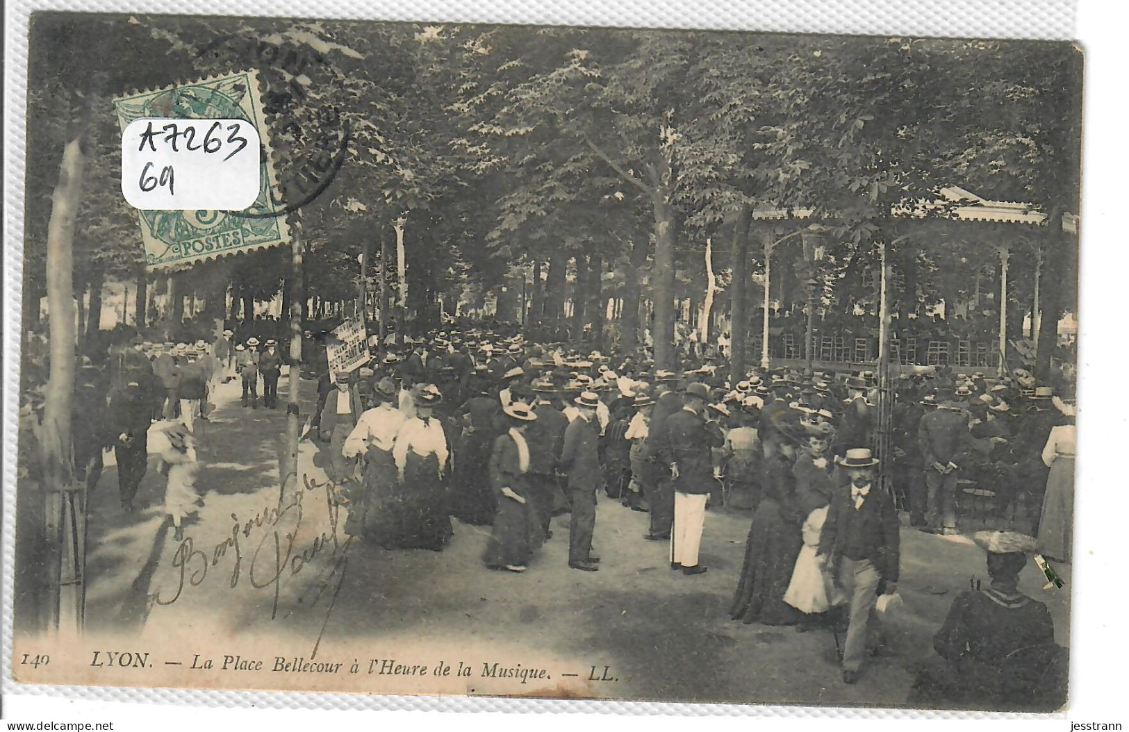 LYON 2- PLACE BELLECOUR- A L HEURE DE LA MUSIQUE