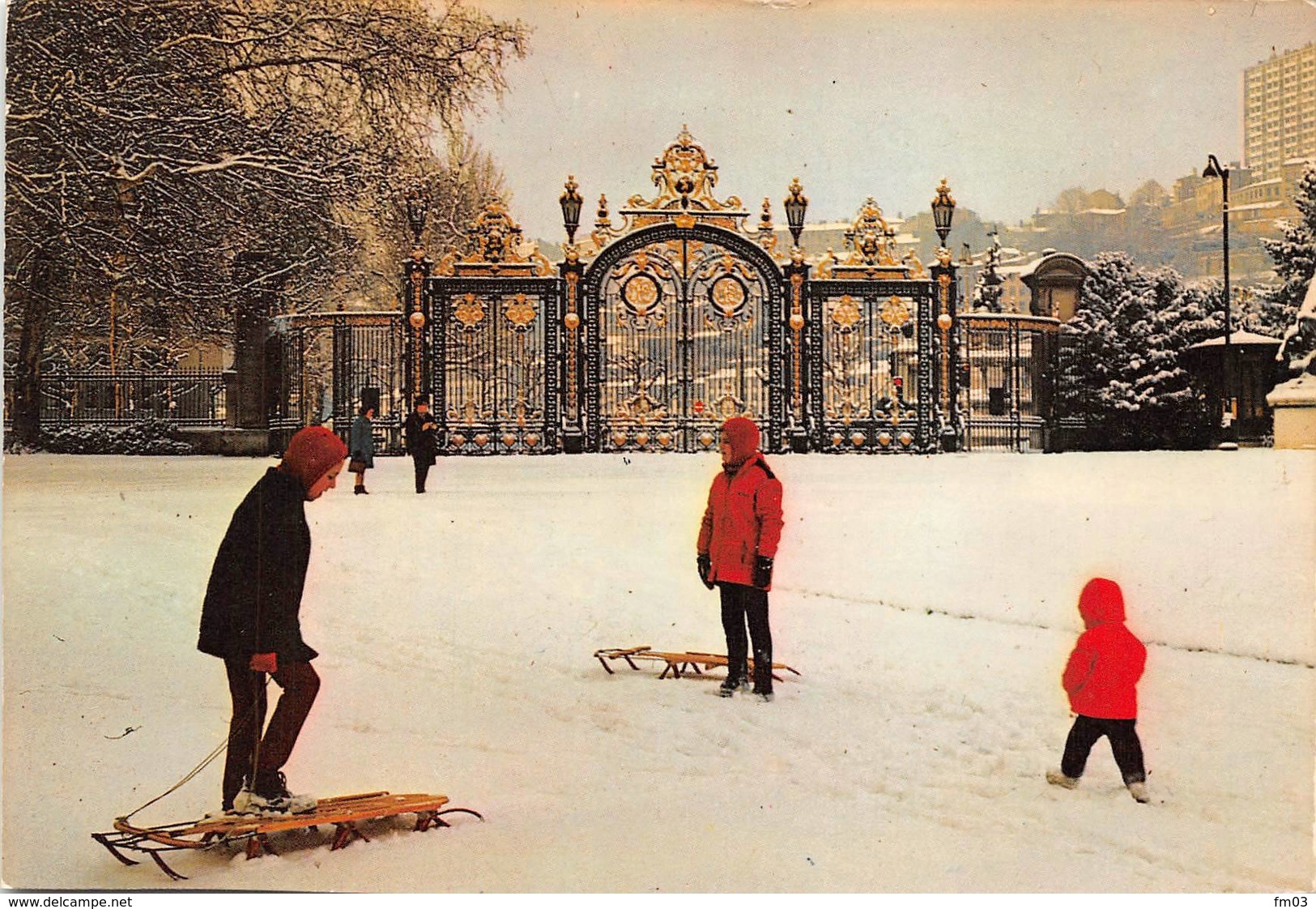 Lyon 6 parc de la Tête d'Or neige luge attention à l'état