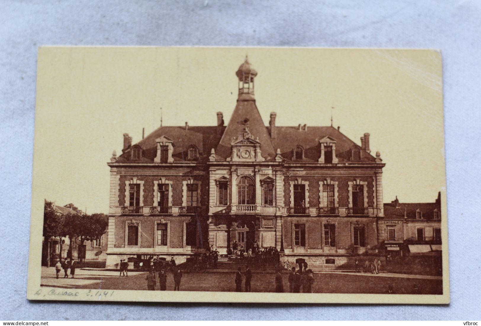 M272, Montceau les Mines, hôtel de ville, Saône et Loire 71