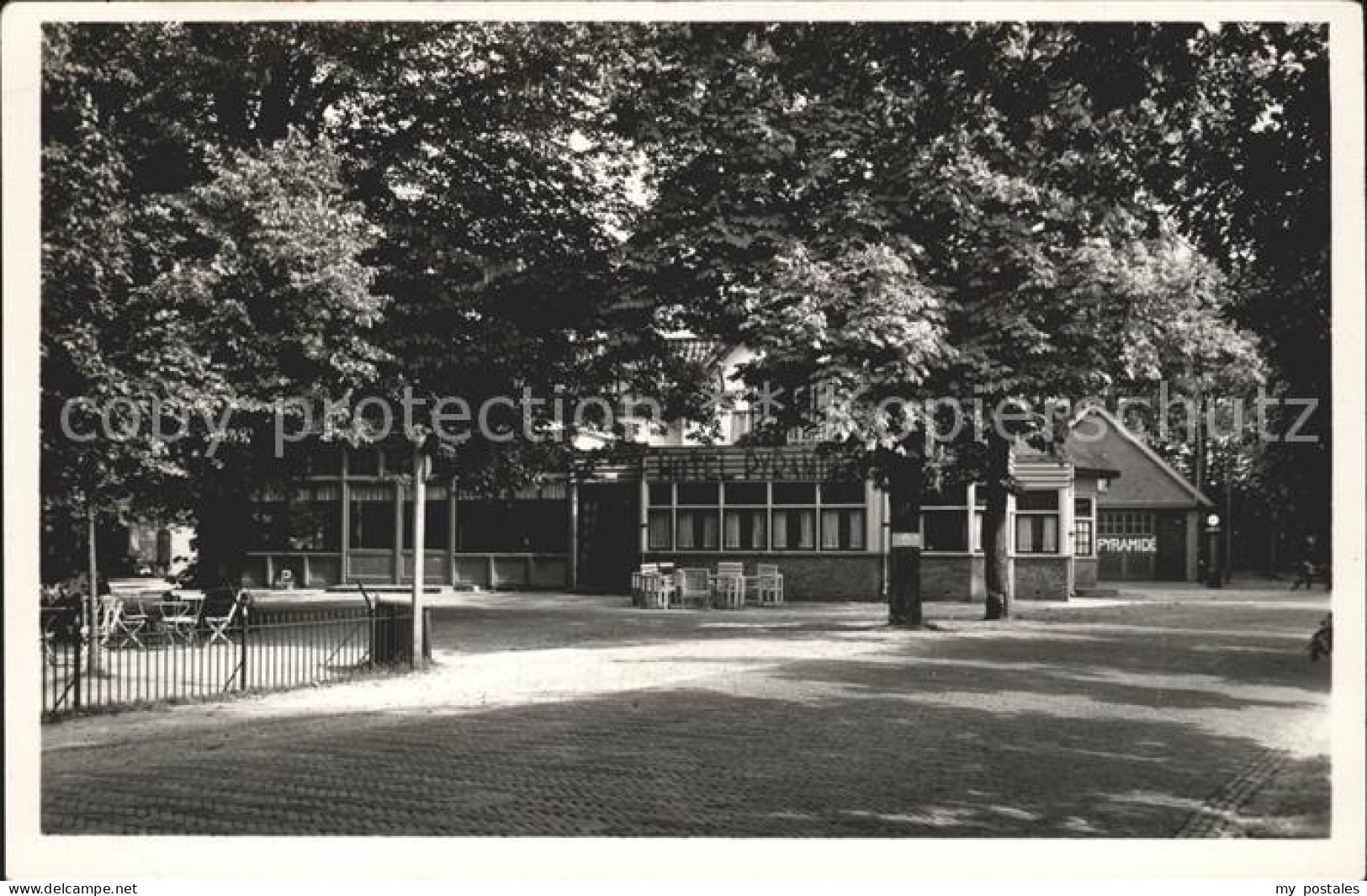 Maarn Hotel Cafe Restaurant Pyramide van Austerlitz