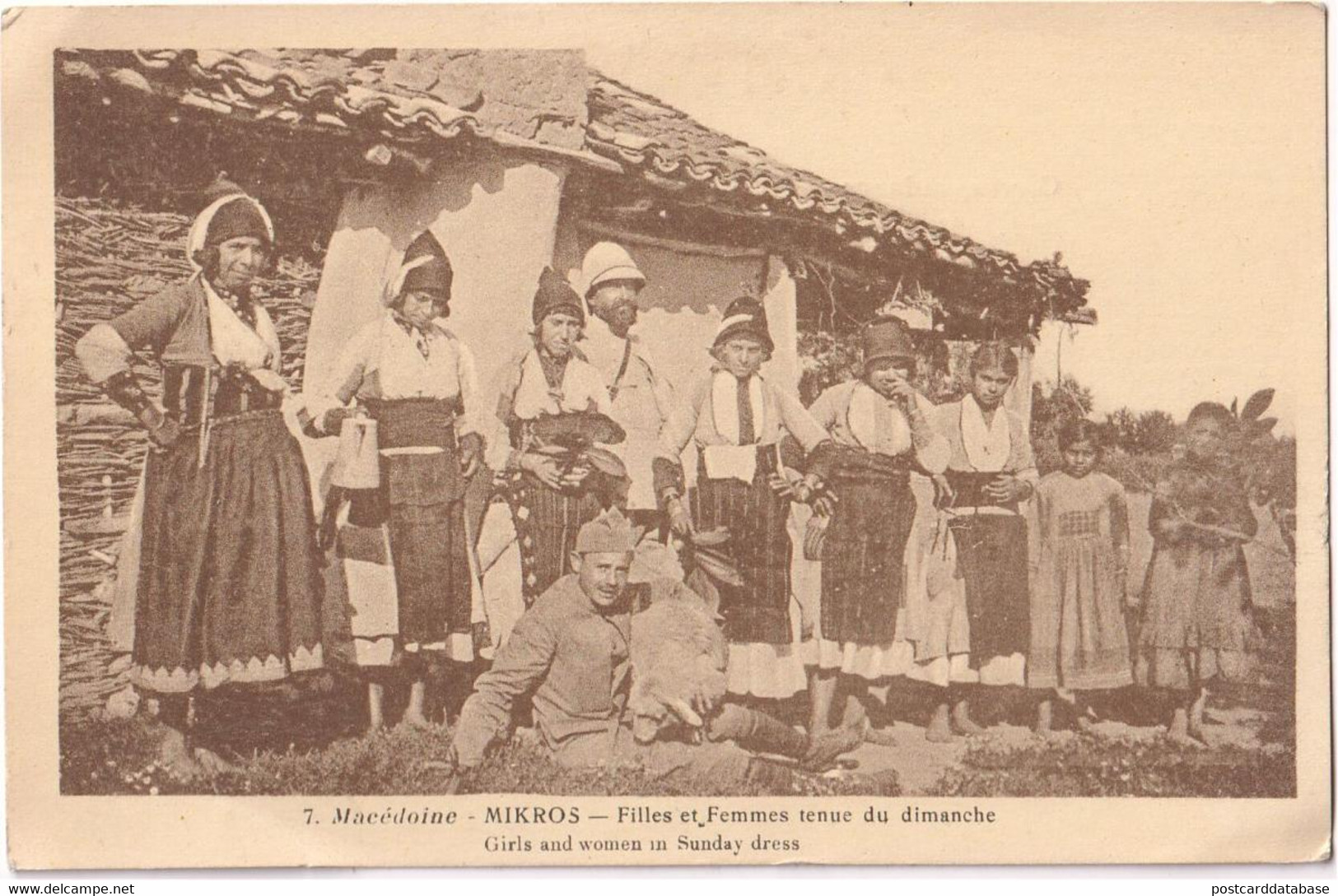 Macédoine - Mikros - Filles et Femmes tenue du dimanche