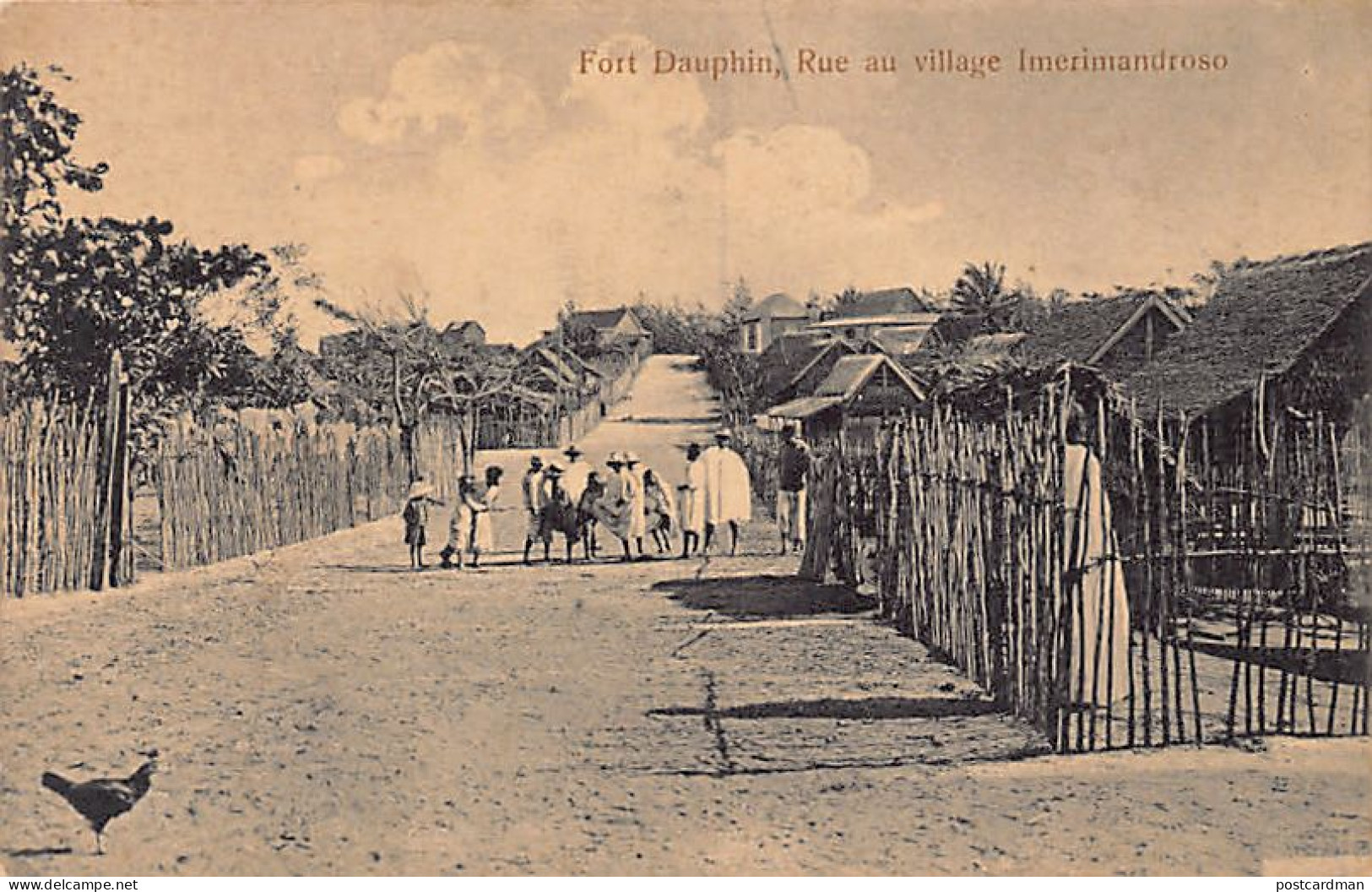 Madagascar - FORT-DAUPHIN - Rue au village Imerimandroso - Ed. inconnu