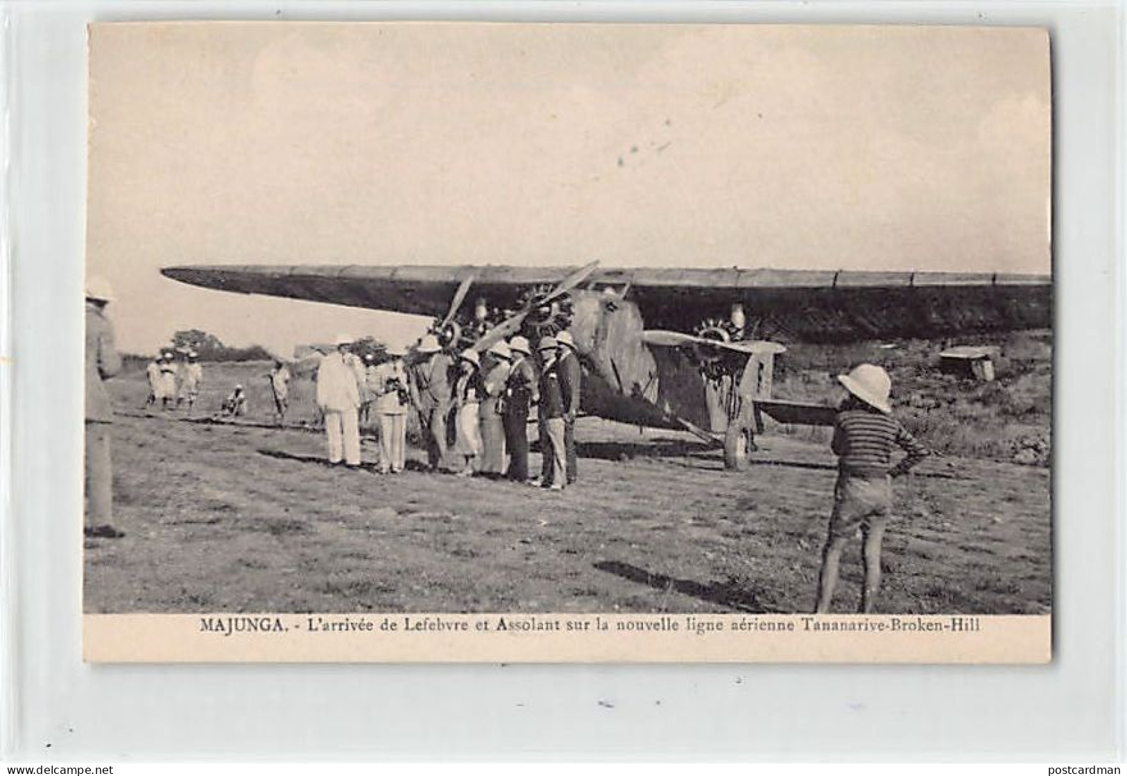 Madagascar - MAJUNGA - L'arrivée des aviateurs Lefebvre et Assolant sur la nouvelle ligne aérienne de Tananarive à Broke