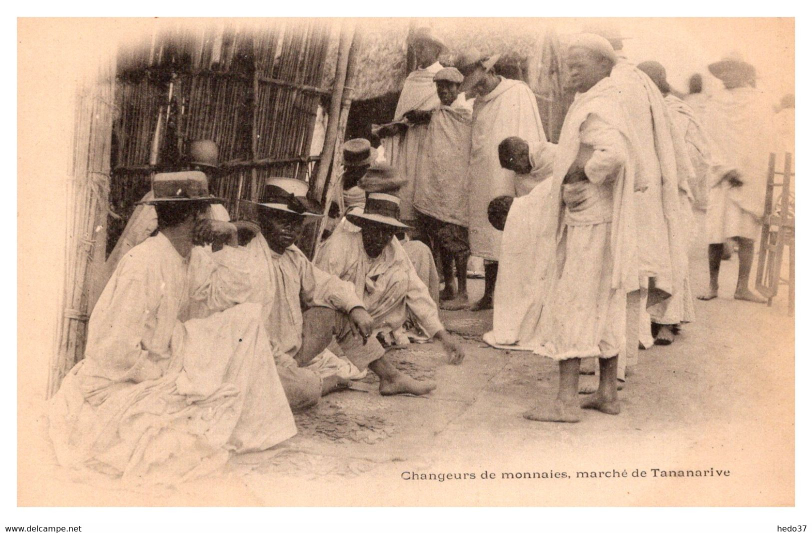 Madagascar - Tananarive - Changeurs de monnaies