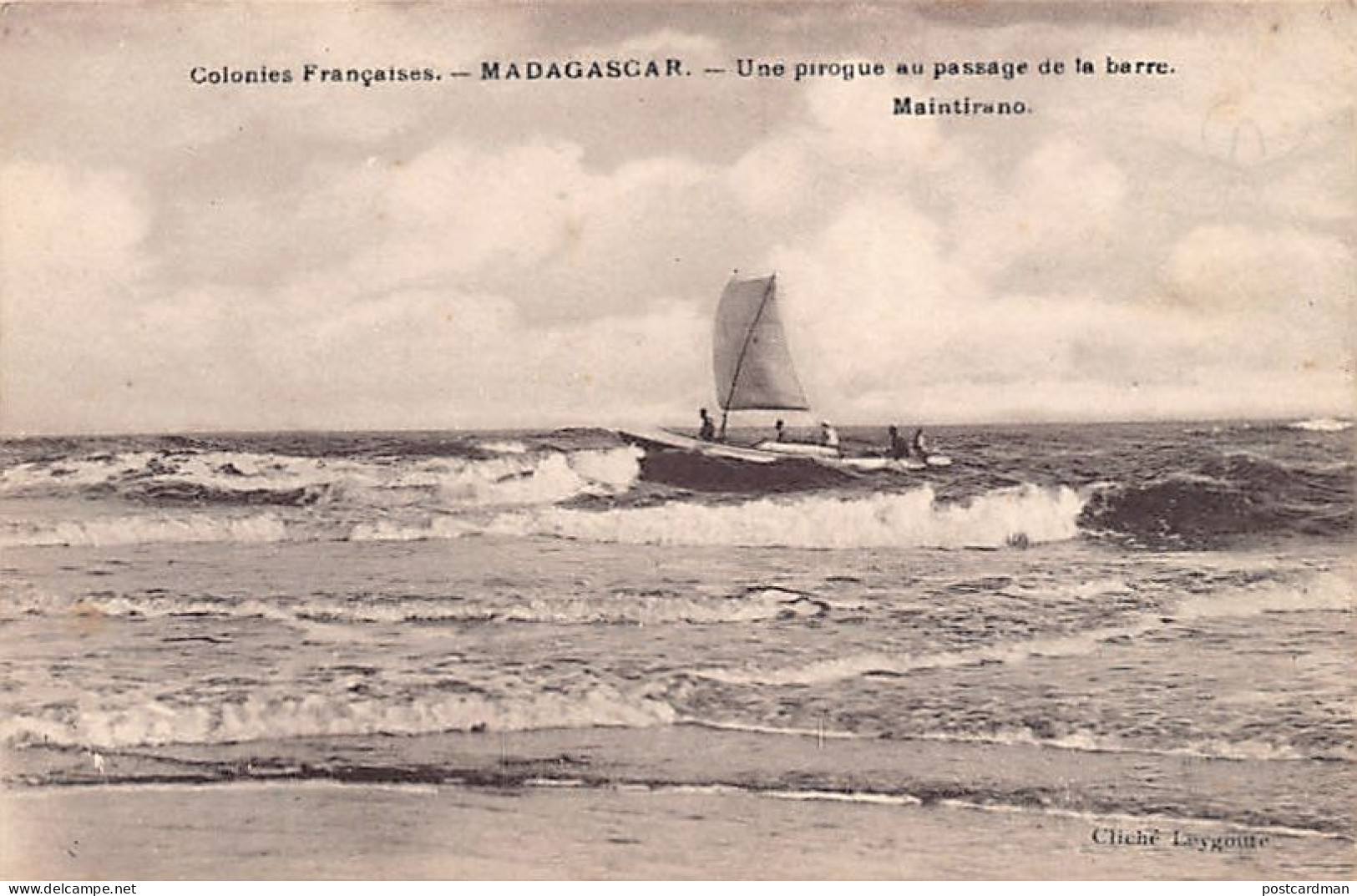 Madagascar - Une pirogue au passage de la barre - Ed. Leygoute
