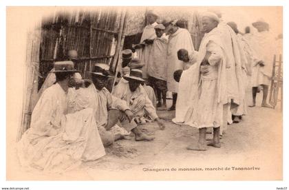 Madagascar - Tananarive - Changeurs de monnaies