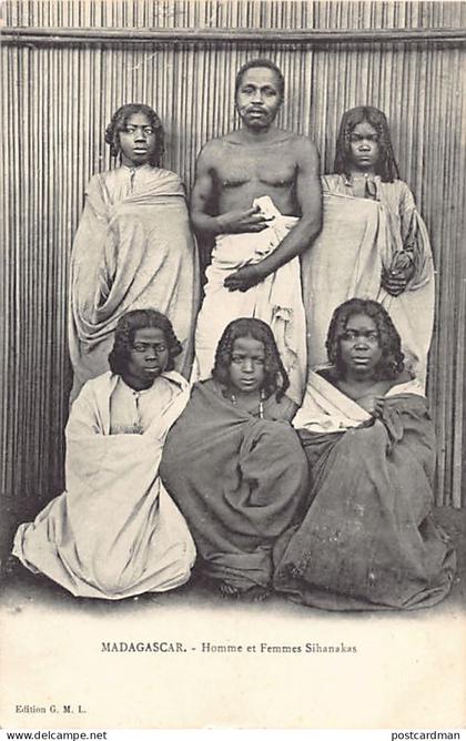 Madagascar - Hommes et femmes Sihanakas - Ed. G.M.L.