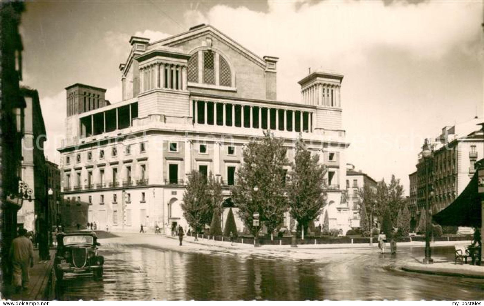 Madrid Spain Plaza de Isabel II y Teatro de la Opera