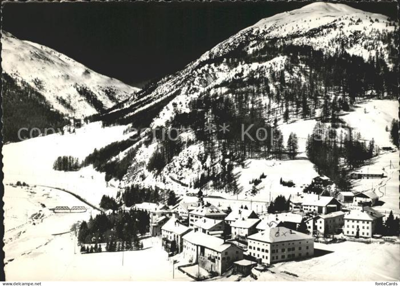 Madulain Gesamtansicht Wintersportplatz Engadin