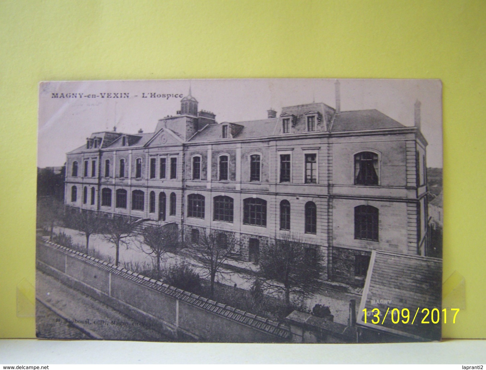 MAGNY-EN-VEXIN (VAL D'OISE) LA SANTE. L'HOSPICE.